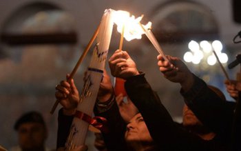 Lumina Sfântă de la Ierusalim …