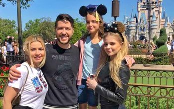 Jorge își programează vacanța de …