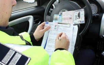 Circula nestingherit la volanul unui …