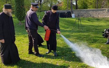 Pompierii din Botoșani, verifică bisericile …