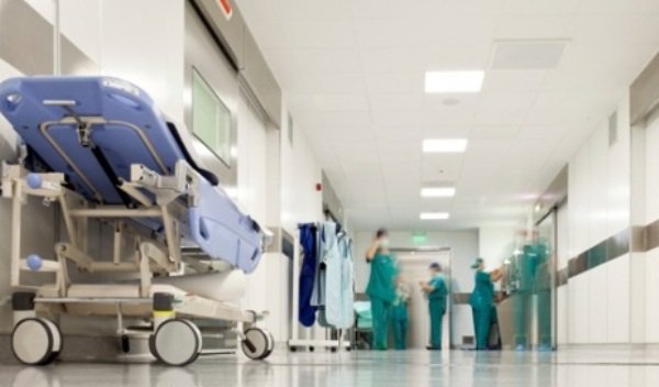 Coplata serviciilor medicale private a fost adoptată de Guvern: Românii se vor putea trata, la alegere, la privat, iar o parte din costul tratamentului ar urma să fie suportat de Casa de Asigurări