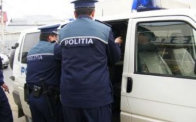 Botoșănean arestat după ce a furat lenjerii de pat dintr-un magazin din Piatra Neamț