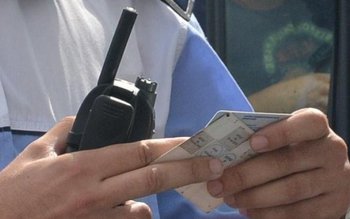 Tânăr cu permis de conducere …