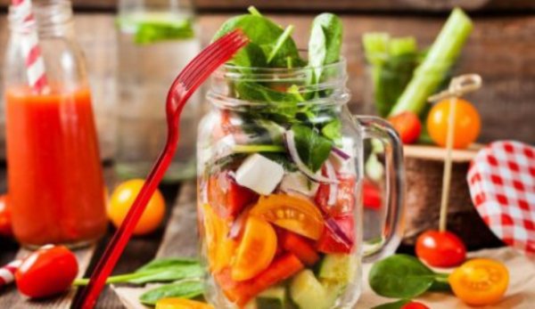 Cum îți detoxifici organismul după Paște? Dieta de 48 de ore care face minuni