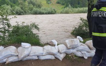 Alertă în Botoșani. Prutul a …