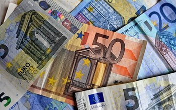 Se dau bani gratis de …