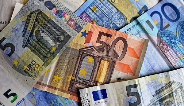 Se dau bani gratis de la stat: cate 10.000 de euro pentru fiecare copil nascut dupa 1 ianuarie 2018! Cum se intra in posesia lor