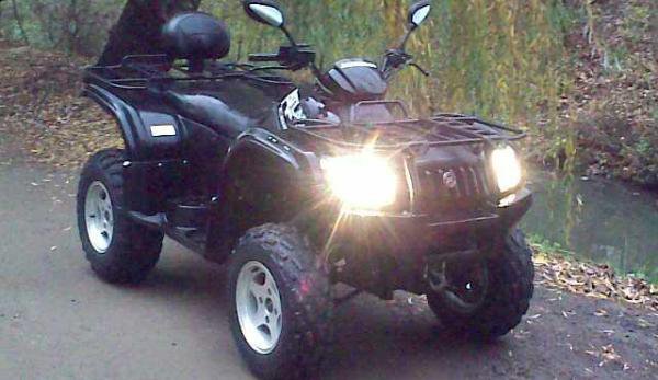 La 19 ani prinsă în timp ce conducea un ATV neînmatriculat, fără permis