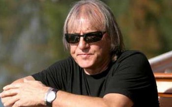 Mihai Constantinescu, în stare gravă …