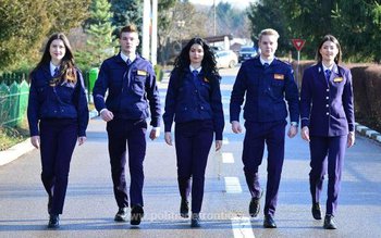 Cum să devii poliţist de …