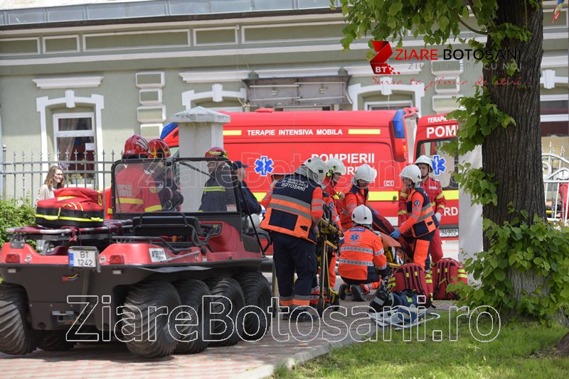 Amplu exerciţiu în caz de urgenţă la Colegiul Naţional „Grigore Ghica” Dorohoi – FOTO