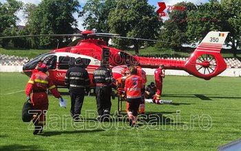 Femeie preluată de urgență de …