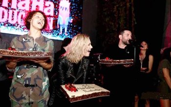 Smiley, petrecere fabuloasă la 11 …