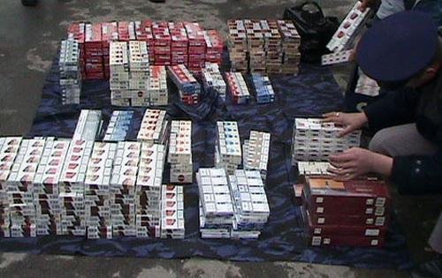 Ţigări de contrabandă de provenienţă duty free confiscate de poliţişti