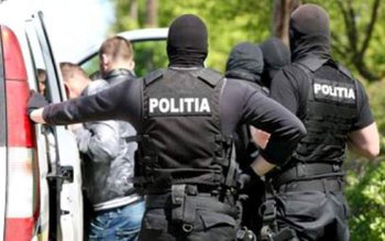 Adolescenți bănuiți de mai multe …