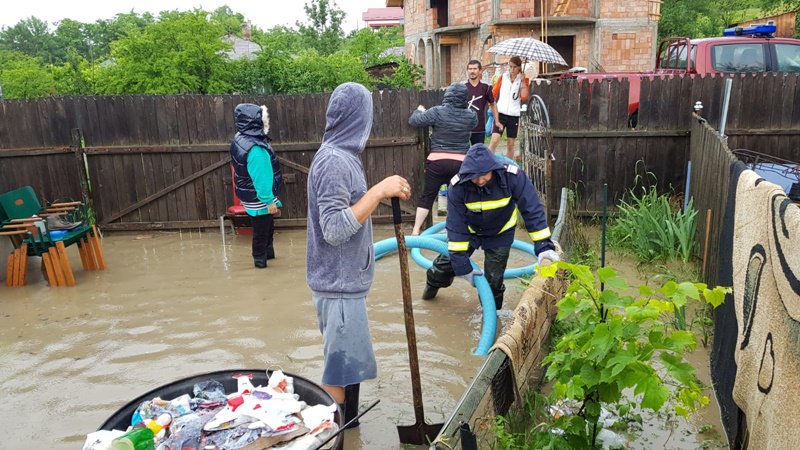 Casă și curte din Botoșani inundată în urma codului portocaliu - FOTO