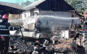 Păgubiți de foc! Două familii …