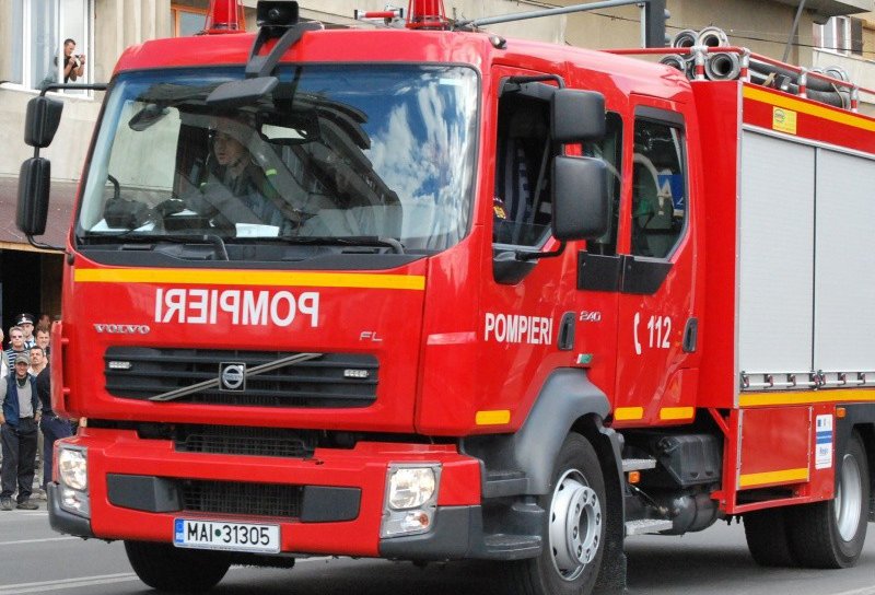 Panică într-un bloc din Botoșani după ce un locatar a adormit și a uitat o oală cu mâncare pe foc