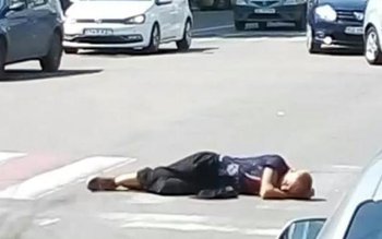 Un bărbat a adormit pe …