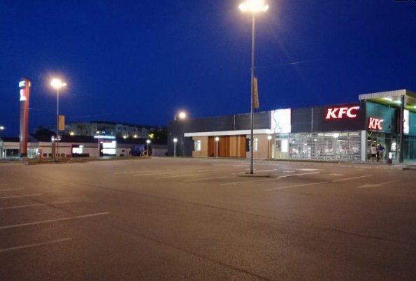 Lucrările la KFC Drive s-au terminat. Vezi când poți comanda din mașină meniul preferat!