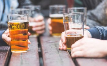 Cinci semne că bei prea …