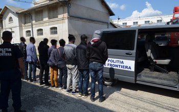 Cetăţeni din Bangladesh depistaţi de …