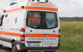 Echipaj de ambulanţă amenințat cu …