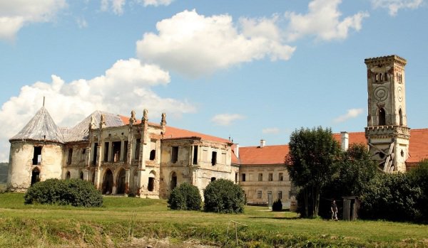 Cu ajutorul participanților la Electric Castle, Lidl donează pentru renovarea castelului Bánffy