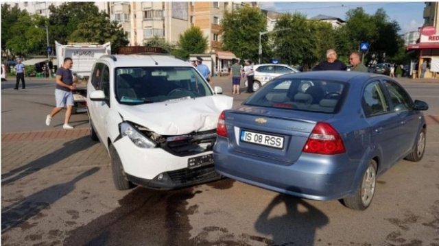 Incident cumplit! Un șofer diabetic a lovit trei mașini după ce a leșinat la volan din cauza unei crize