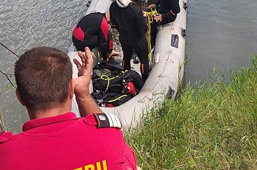 Pescarul din Dorohoi dispărut a fost găsit înecat în Prut după 4 zile de căutări