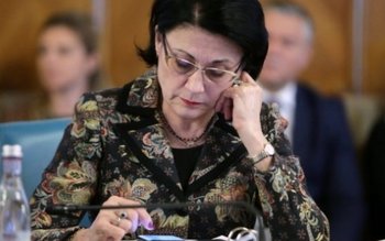 Profesorii care au luat sub …