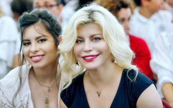 Cu ce bărbat celebru se …