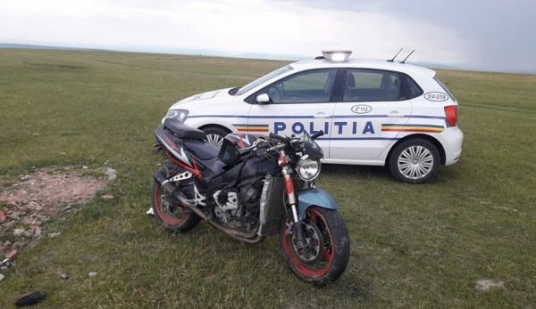 Urmărire pe Şoseaua Iaşului, pentru oprirea unui tânăr care conducea o motocicletă fără permis