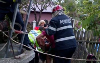 Intervenție de urgență matinală! Femeie …