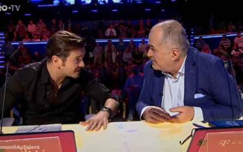 Cine preia rolul de jurat …