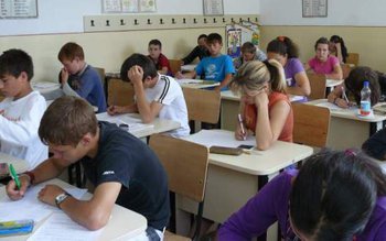 Elevii cu note sub 5 …