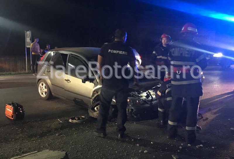 Accident cu trei răniți: O șoferiță începătoare a intrat cu mașina într-un cap de pod la Cătămărăști Deal - FOTO