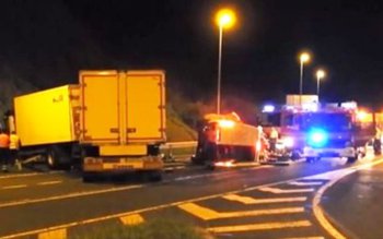 Microbuz cu muncitori români, lovit …