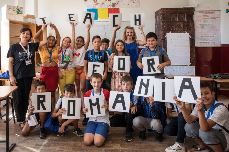 În prag de an școlar, peste 100 de profesori și 3000 de copii din programul Teach for Romania vor fi susținuți de Lidl și clienții retailerului cu 1.300.000 de lei
