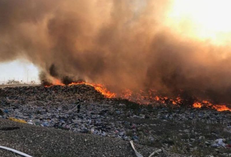 Pompierii din Botoșani sunt în alertă: Incendiu puternic la groapa de gunoi din comuna Stăuceni - FOTO