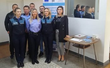 Poliţiştii „AU DESCINS” la Centrul …