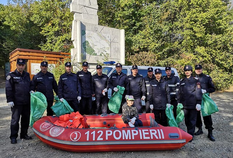 Pompierii botoșăneni au acordat „sprijin” naturii - FOTO