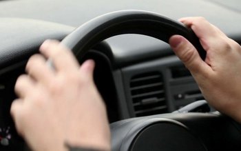 Un individ s-a ales cu …