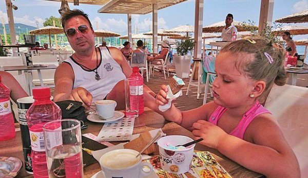Fiica lui Dan Helciug a dispărut în vacanța din Grecia. Artistul a povestit cum s-a întâmplat totul