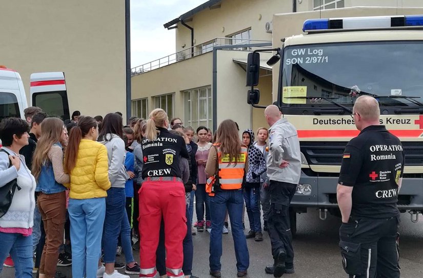 Crucea Roșie Germania în vizită la Liceul „Demostene Botez” Trușești - FOTO