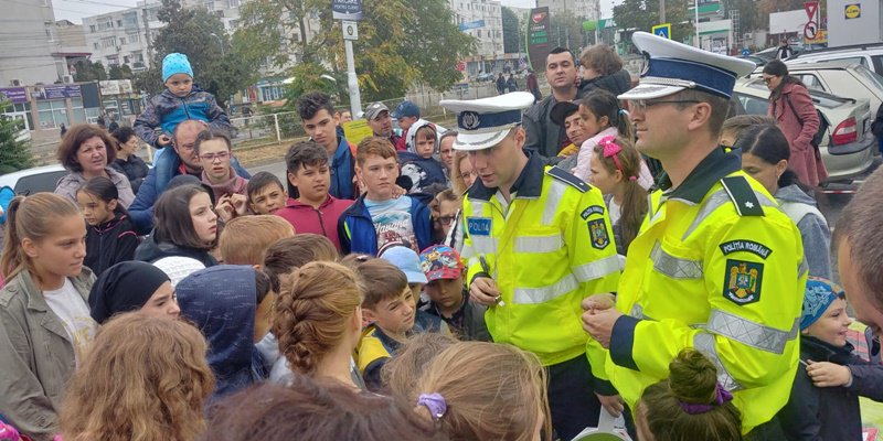 Verde la educație pentru circulație, proiect desfășurat de polițiștii botoșăneni și LIDL - FOTO