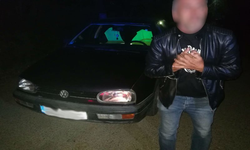 Bărbat băut şi fără permis, depistat la volan în miez de noapte de Poliţiştii de frontieră din Dorohoi