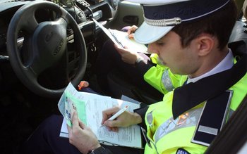 Poliţia dă amenzi de 1160 …