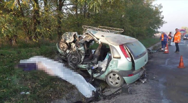 Accident grav pe drumul Botoșani – Iași. Doi morți și doi răniți după o depășire neregulamentară - FOTO