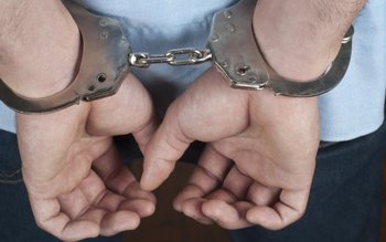 Bănuit de comiterea unei tâlhării, …